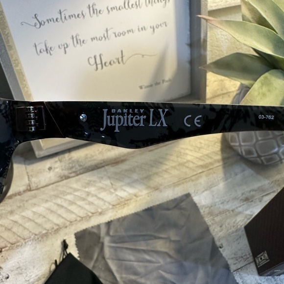 OAKLEY VINTAGE SUNGLASSES JUPITER LX BLACK PATTERN FRAME GREY LENSES like new - Picture 5 of 5